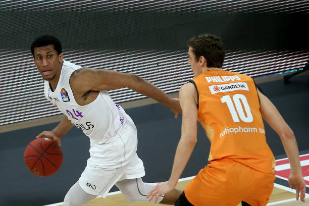 避免高薪成 避免高薪成